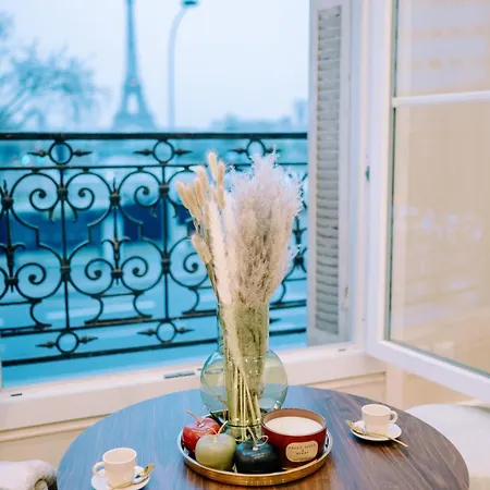 Appartamento 4p-1br - Eiffel Tower View - Fully Renovated - A-c *